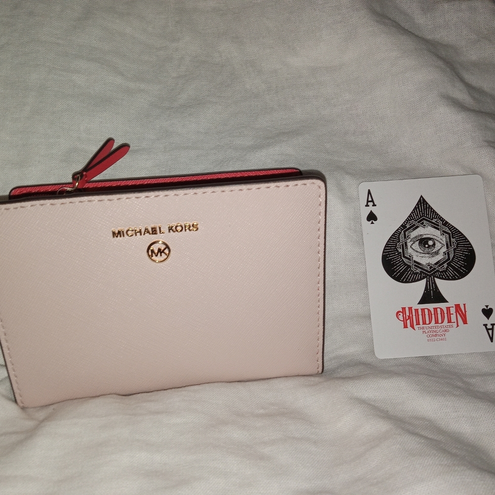 Micheal kors wallet nwt